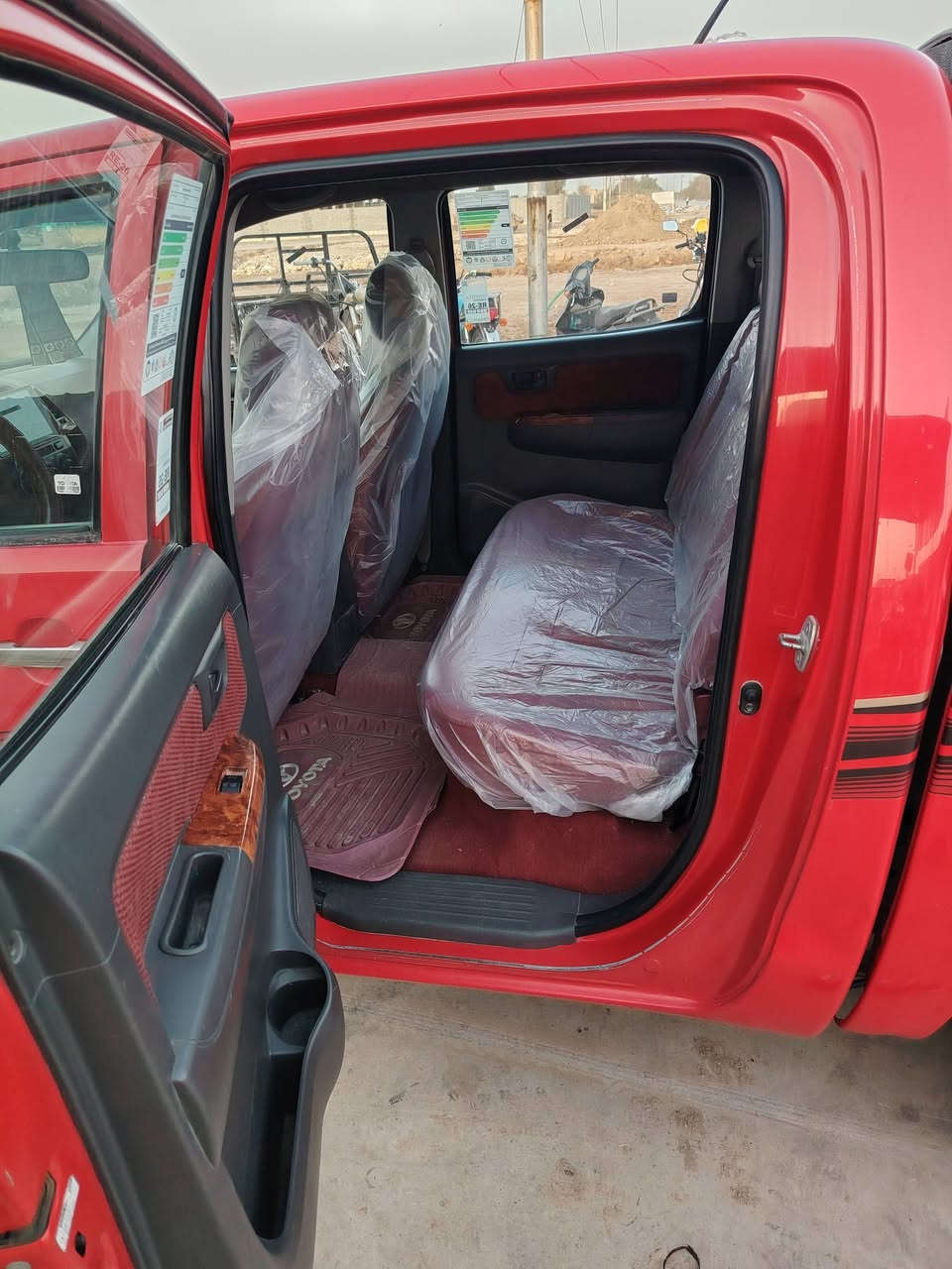 السلام عليكم
بيكم فلاونزه موديل ٢٠١٢ 
كويتي كفاله عامه ما عدا باردات بسيطه 
كير، تماتيك محرك خير من الله 
تبريد ثلج ❄
حداده جاهزه 
رقم نجف انكليزي باسمنا 
السياره مالت جناي ما متعوبه جديده بمعنى الكلمه 
المكان ناصريه قلعه سكر 
السعر١٨٨ وبيه مجال بسيط جدا حق الجيه 
***********
