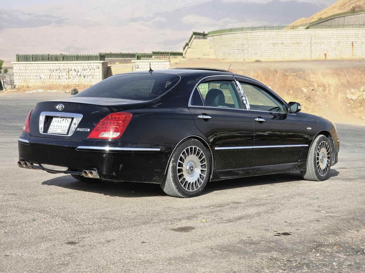 ماجێسا 2005 

موسە, 5 دوگمەی فول فولە,کوشن جڵد و هیتەرە
چوپەکانی حوڕ کراوە
بەشەرتی هەمو شتێک
***********
***********
