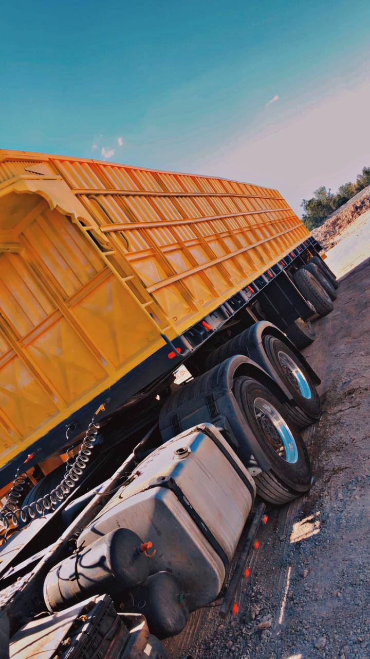 للبيع سكانيا ١٩٩٩بم ونوزل مكينه V8 530  مربوطه اجناب ثابتة
***********\***********
