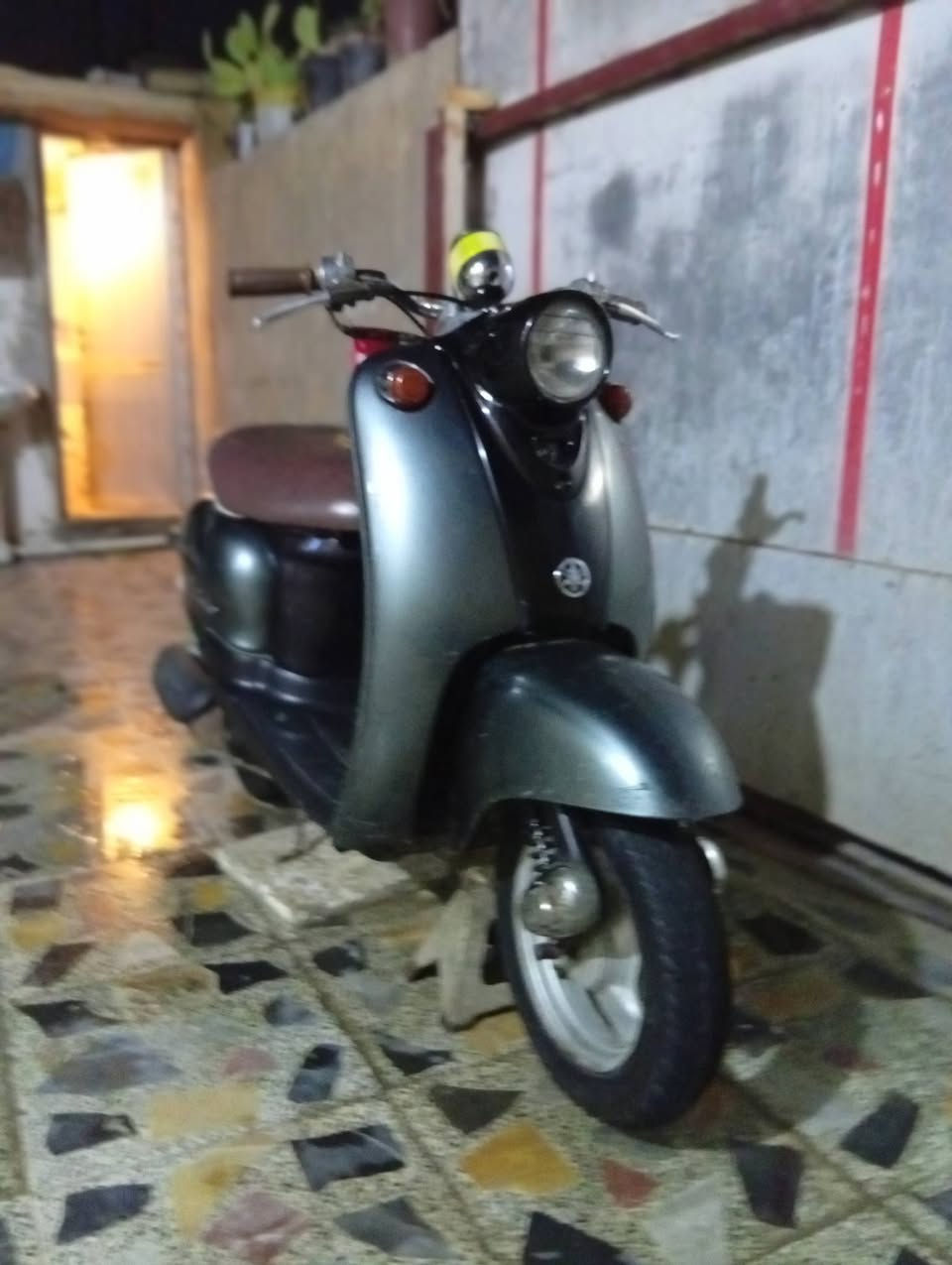 سلام عليكم شباب دراجه كلاسك فحل 60 للبيع
مكينه ما مفتوحه واكسل ما مفتوح وكهربائيات
كلها شغاله لأيت بك لايت اشاير يمنه يسره زوج تايرات جدد 
وقفل اكسل وستيرن وجنطه وكفرات بلاديه دراجه كلها بلاديه دراجه تتعب وتكول جديده السعر 400وبيها مجال مكاني بغداد وره سيطرة الشعب رقمي ***********
