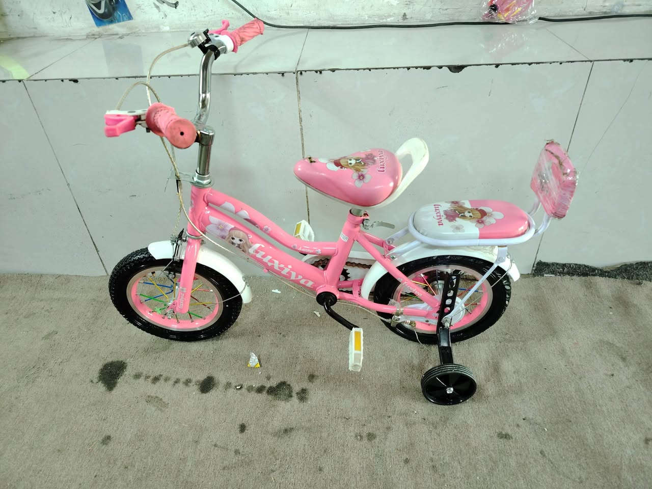 باسكيل حجم 12 شرط نظافه بدون اي عيب شلونه بل صوره هيج سعره 25 نهايته وقفله شراي خابر وتدلل *********** ملاحظة اروس شعندك باسكيل عاطل لو حته صغير تحياتي للجميع
