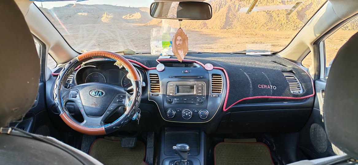 السلام عليكم

البيع كيا سيراتو 2014 خليجي 🥰 

السيارة شرط احلة من الصور ونصبتها تخبل

سيراتو 2014 مكفولة عدا الجاملغ الامامي عكس السائق مصبوغ اثر شخوط مابيها حادث وبيها بارد 
نص فول 
شفتات استيرن 
مانع انزلاق
تبريد ثلج
تدفئة 
محرك + كير كفالة
تخم تايرات جدد 
باتري جديد 
والسيارة خير من الله 
كلشي معايزة
محرك 1600 دوش 

كير 6 نمر 

رقم اربيل

الاتصال ***********
