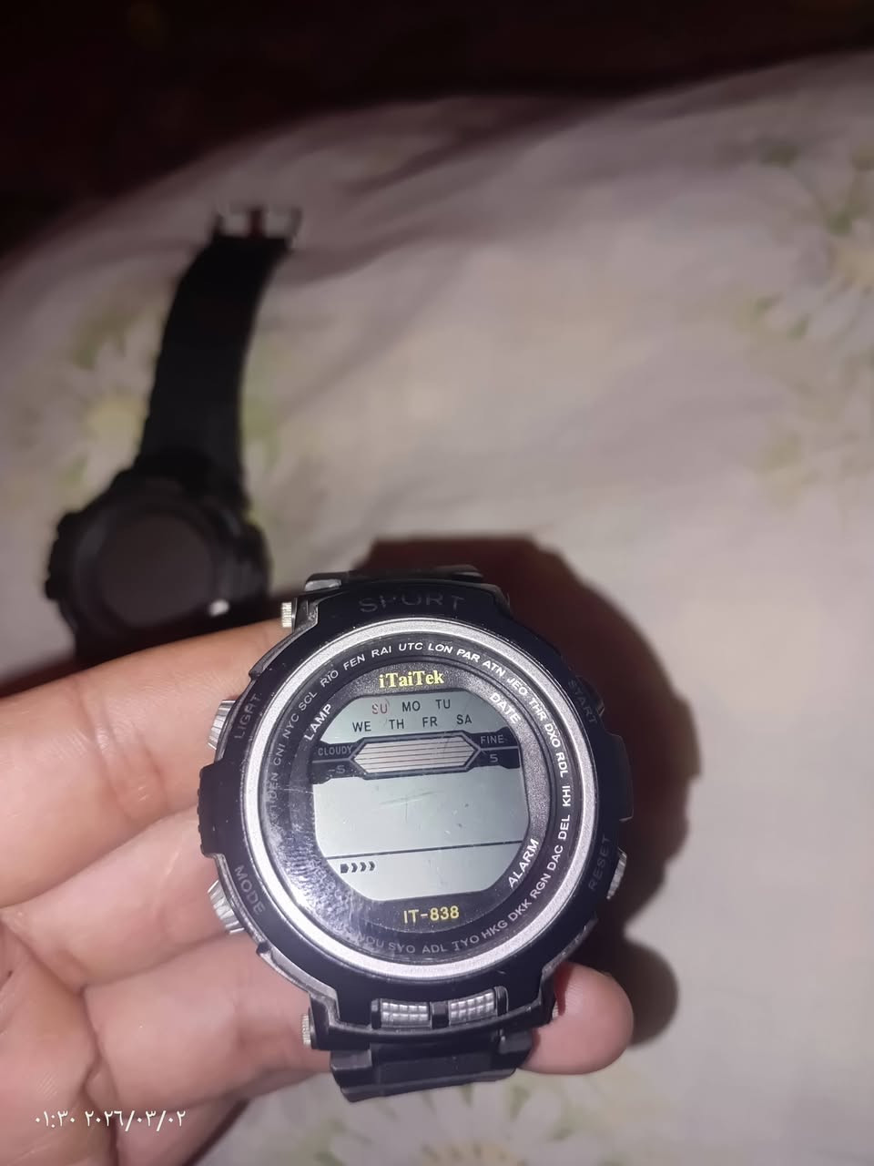 سلام عليكم عندي هذني أصلي العسكريه وحده تشتغل ولبقيه فقط باتري تبدل وترتب السير
والحديد مو  اصليه بس ماستر كوالتي نضافتهه 100/95 

القطعه على 15 و الحديد ب 20


**إذا كنت صاحب هذا الإعلان وتريد حذفه لأي سبب، رجاءا أرسل رسالة إلى الدعم الفني**