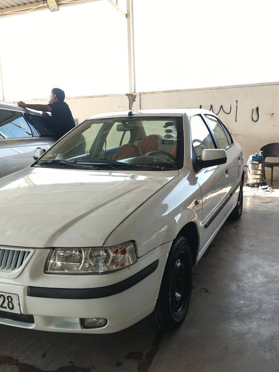 السلام عليكم
سمند ٢٠١١
رقم نجف  جديد بسمي 
بيها عتب أثر اخياس 
مكينة كير حدادية جديدة هستوني شادهن 
السعر 40 وبيها مجال 
غير متواجد ع فيس 
للاستفسار ***********
