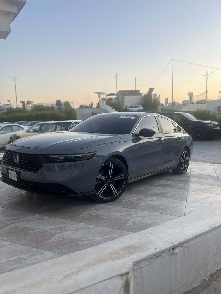 هوندا اكورد سبورت هايبرد موديل 24 سلايت بيها صبغ بوند فقط السيارة تترقم اي محافظه تريد بدون فلوس فقط رسم بسيط السياره جديده بمعنه الكلمه راديترات شركة حتى دعميه مالتها ابيها صبغ رجعت  تلفون لتواصل *********** موصل, نينوى
