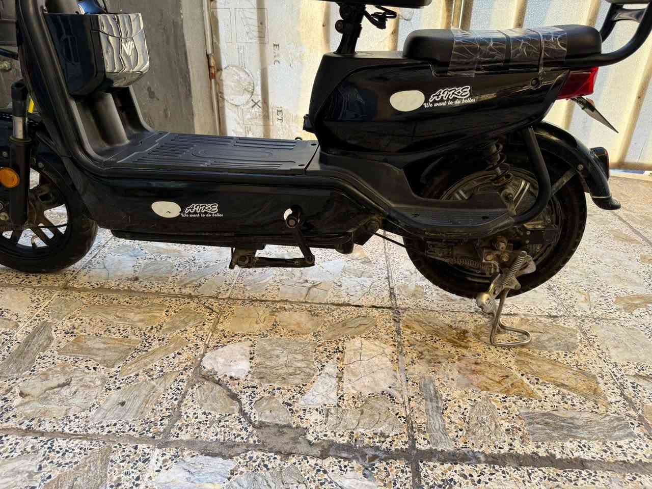 سلام عليكم دراجه شحن البيع الاستفسار على رقم *********** بي واتساب هذا وهذا بي راصيد ٠٧٧٢١٧٠٨٠٤
