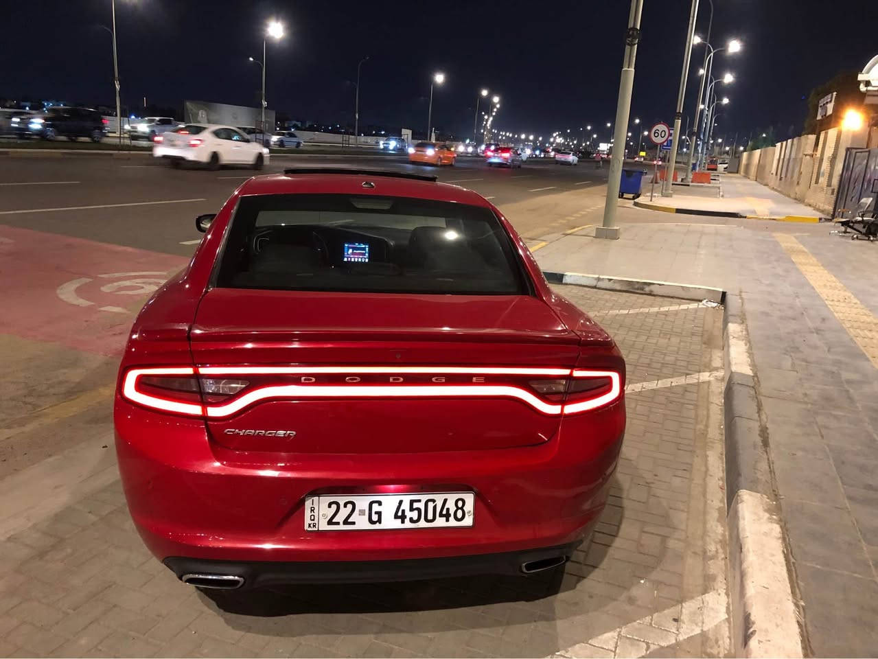 سلام عليكم /
كندي كفاله عامه فول موصفات جارجر للبيعه ٢٠١٧ / حمره رقم اربيل / هنا ضربته الداير الوره بي شبر صبخ بارد بل باب الوره السعر 220$ بيه مجال قليل 
*********** البصرة, العراق
