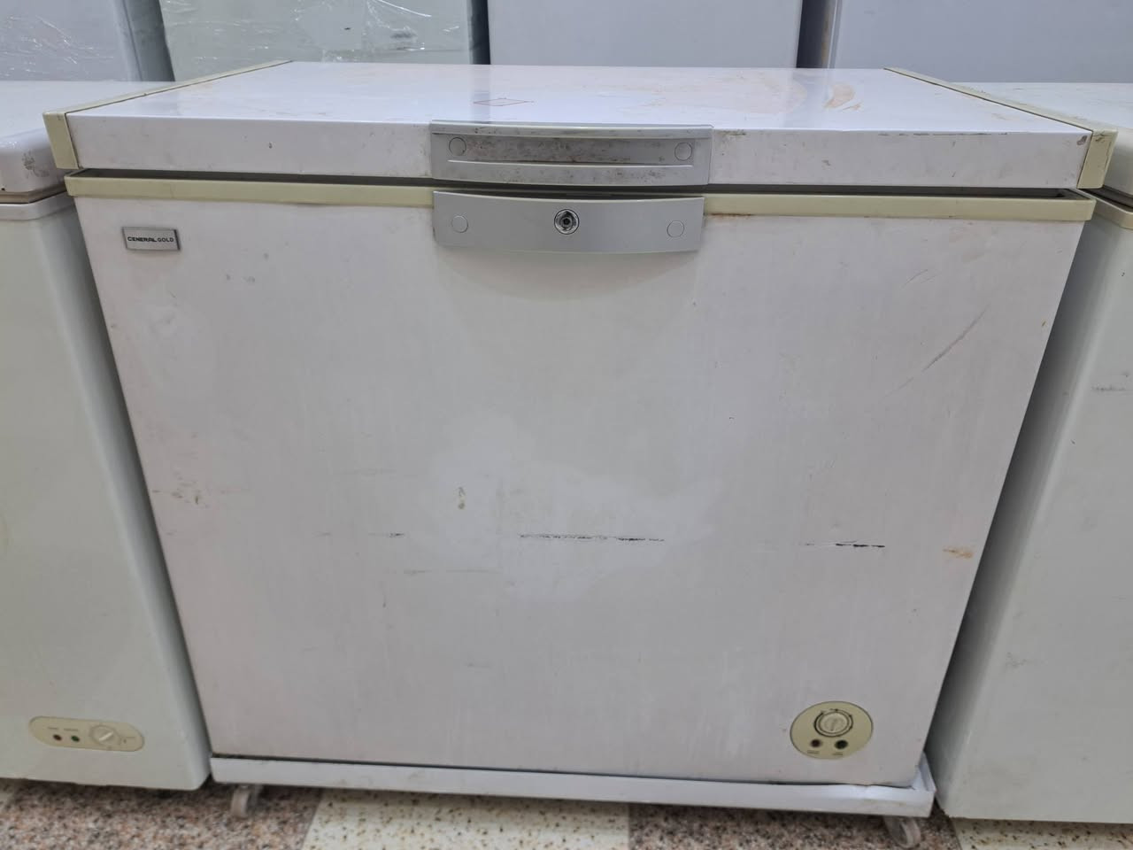 يتوفر انواع المجمدات. شرط الفحص والضمان. مجمع بركات الصادق. مقابيل ملعب #الشطره الولمبي.   
#رقمي ***********
