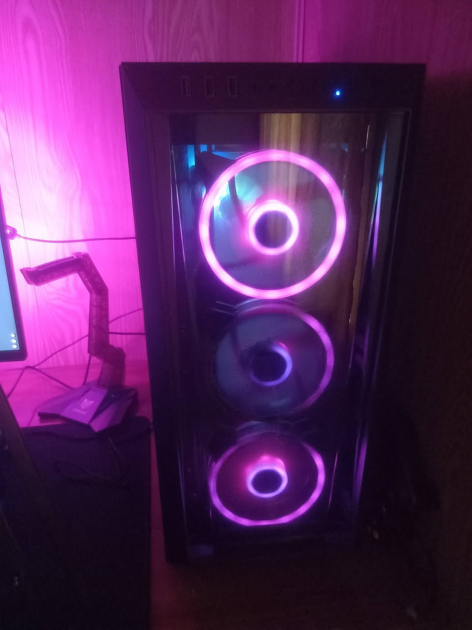 من رخصت لادمن
Intelالمعالج : Core i5
 12400f 
البورد : H610 Asus Prime 

الكرت ZOTAC  Rtx 3060ti

الهاردات m.q
M.2 128gb +  hdd500t +ssd128 +ssd 1t لكن في مشكله وهوا يستقبل 300 gb خلل في القرائه 

الرامات : Ram 2*8 3200mhz 

الباور سبلاي : 750w 80plus 

الكيس : Antec NX292

مبرد: sama ka450

سماعه :RAZER BLACK SHARK V2X

كيبورد مغناطيسي
:RAVEN68 

ماوس+ماوس باد
:ATTACK SHARK X11

شاشه :MSI
موصفاتها بصوره مابيها اي خلل او اي خدش

الباكيتات المتوفره للقطعه السماعه+الماوس+الكيبورد+الهارد+البور +لوحه لالم + المبرد + شاشه
اسمع سعركم


**إذا كنت صاحب هذا الإعلان وتريد حذفه لأي سبب، رجاءا أرسل رسالة إلى الدعم الفني**