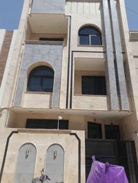 الاعظميه الاخطل تقاطع كلية بغداد دار للبيع المساحه 105م واجهه 7م يحتوي...