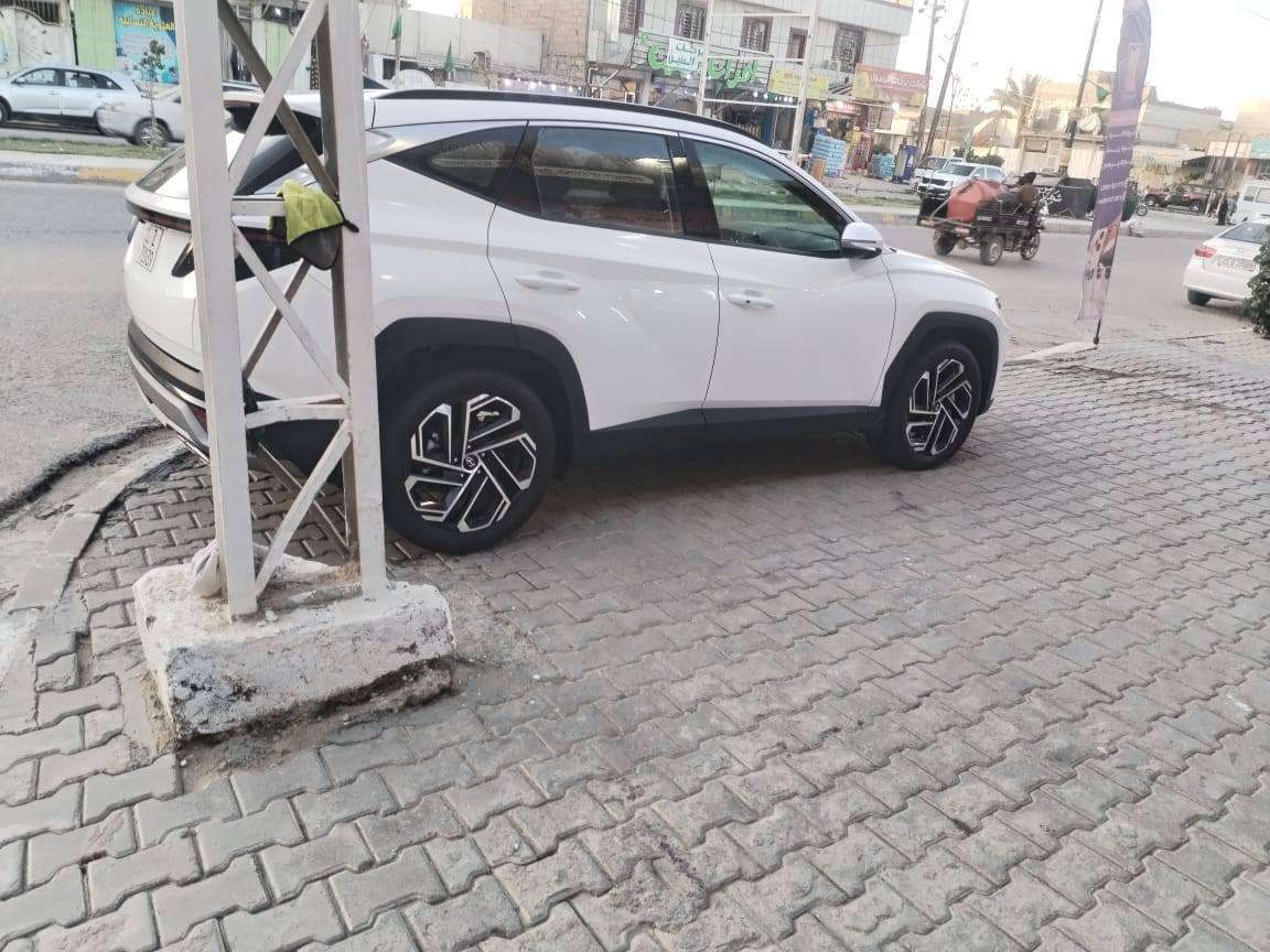 سيارة للبيع
النوع توسان موديل 25 
مرقمة بغداد 
ماشية 4500 كم
ويل 19 
جنطة كهربائية
كشنات تبريد
باقي المواصفات معروفة
مكان السيارة/ كربلاء 
للاستفسار ومعرفة السعر
الاتصال على الرقم‏‪
‏‪***********‬‏

