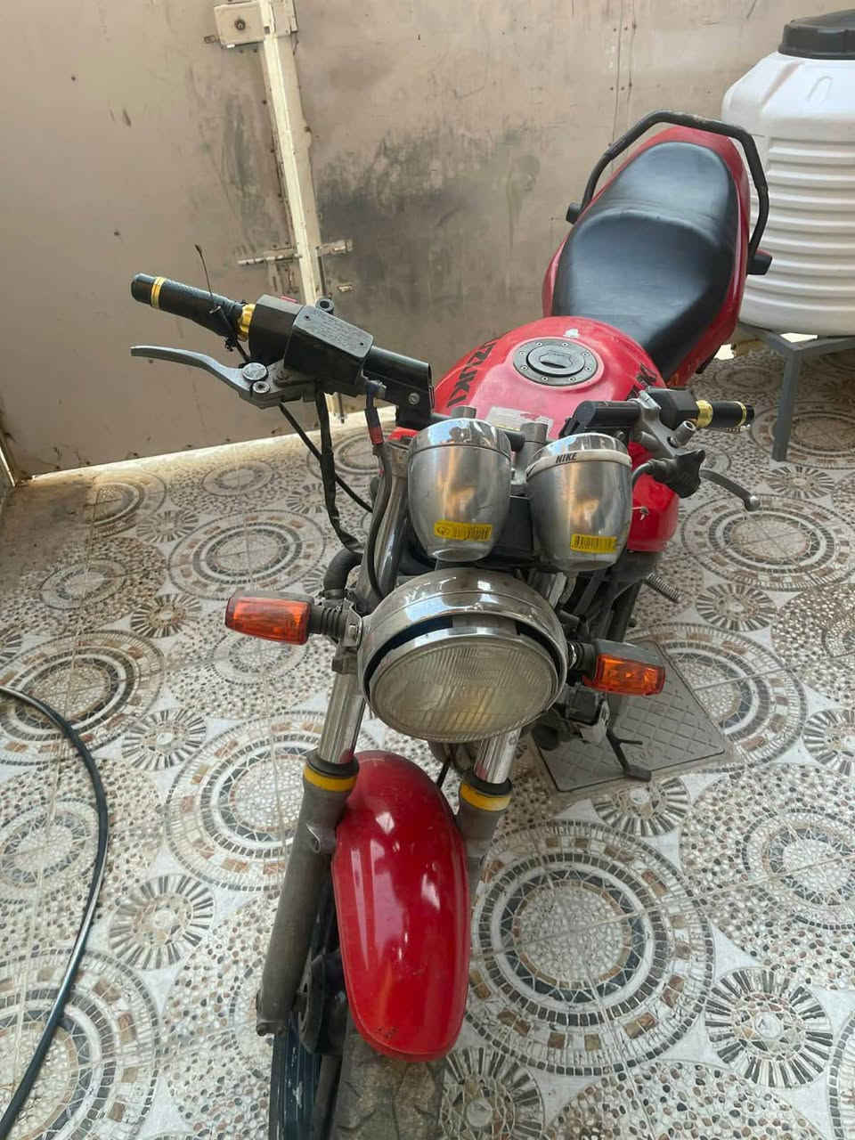 سلام عليكم بطح بانده حجم المكينه 400ccبيع دراجه مكفوله اوراق اصولي مدفوعه مراوسس بسايب

 كمرك مراوس فقط بسايبا شعندك مديل نزل 

مكاني بغداد رقم : ***********
