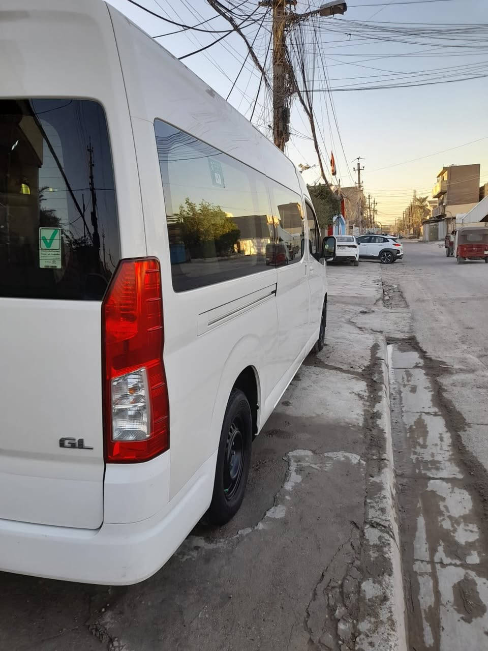 السلام عليكم
هايسه أم بوز موديل ٢٠٢٣ رقم بغداد
 فول اوتوماتيك ختم تاير
 ماشيه ٩٠ الف
بيها تبديل بنيد و جاملغ بلاد بدون صبغ
 مكاني بغداد 
***********
غير متواجد عل فيس لحد يراسلني
