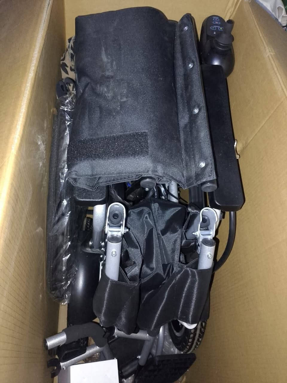 كرسي كهربائي حديث للبيع بعده ممستعمل بل كارتونه سعره 550وبي مجال
عنواني بغداد 
***********
