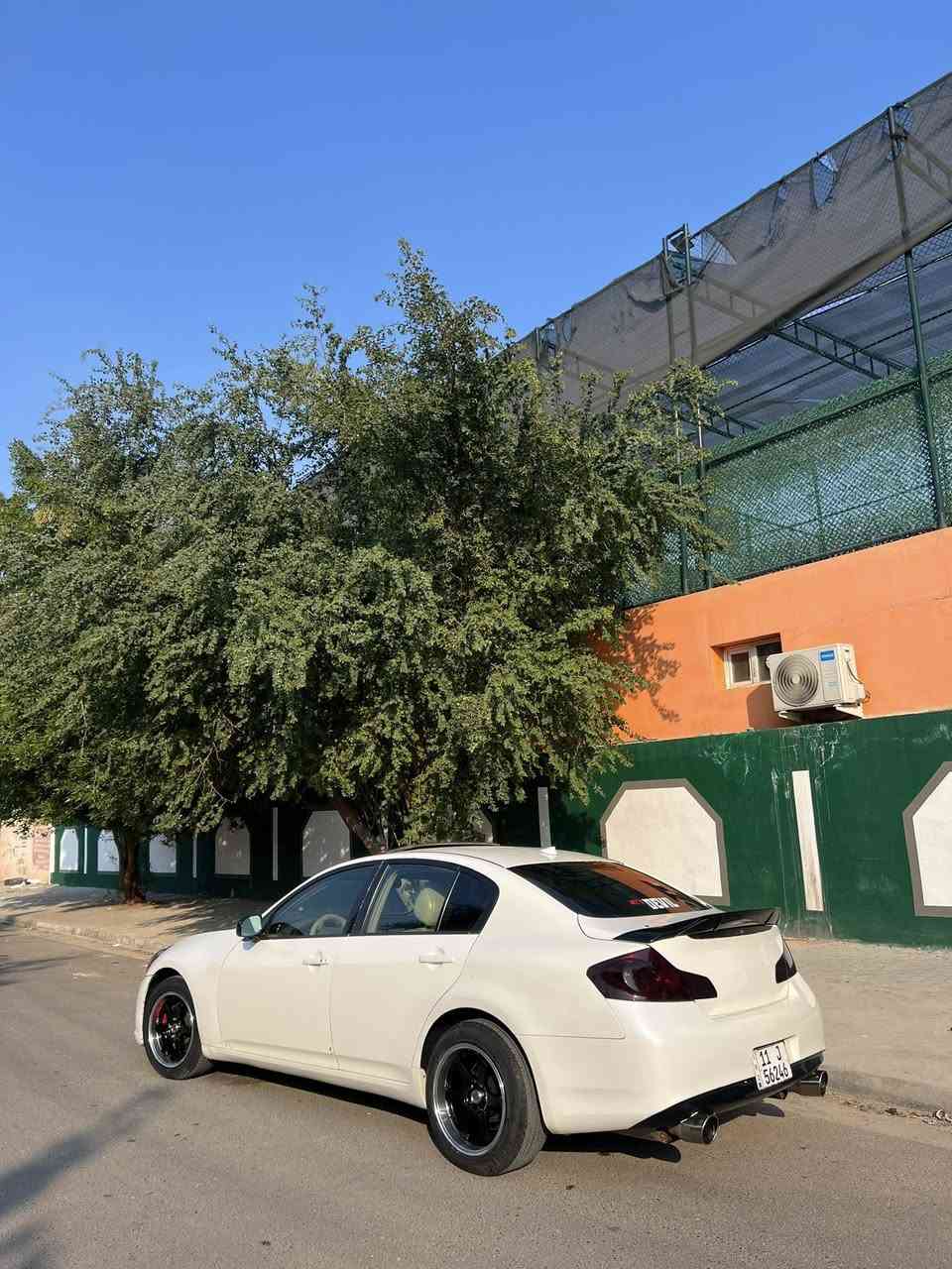 السلام عليكم
#للبيع انفنتي G37-2009 رقم بغداد رقم وهزة وسنوية كلها جديدة

السيارة وارد حادث بدون غرق
مكينة 3700 الوحيدة بهل موديل تجي بهذا الشكل الامامي

•كير اوتو شفتات ستيرن
•تحكمات ستيرن جهتين 
• تبريد بيانو شاشة ، تدفئة بالكشنات ، كشنات جلد وخزن ميموري  
• فتحة
•لايتات زنون ، بروجكترات زنون
• صدر خلفي امامي جديد بالكامل تايرات نظيفة 
• سيارة عليها صالنصات رياضي تحكم ريمونت وموجودة صالنصات البلادية وياها
 

سيارة ماشاءلله عليها قوية ونظيفة وحادثها مو غرق ويل تو سايز حلوه وكاعدة سيارة كشناتها كدامكم ويرادلها كم شغله بسيطة 
سونار موجود
#السعر -98$ بيها مجال
مكاني بغدااد حي الجامعة متواجد وره الـ 4 العصر 
ماسنجر + واتساب 
***********
