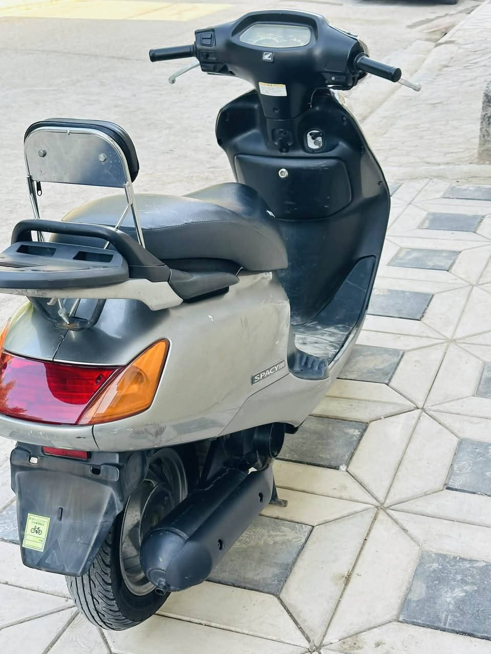 دراجه سبيسي ياباني دراجه طالعه رمبه عليه عليه ايدي دراجه دراجه غراضه كله ياباني كابريتر اصليه اخذه للمصلح وفحص هاذه رقمي هو‏‪0788 637 6188‬‏
