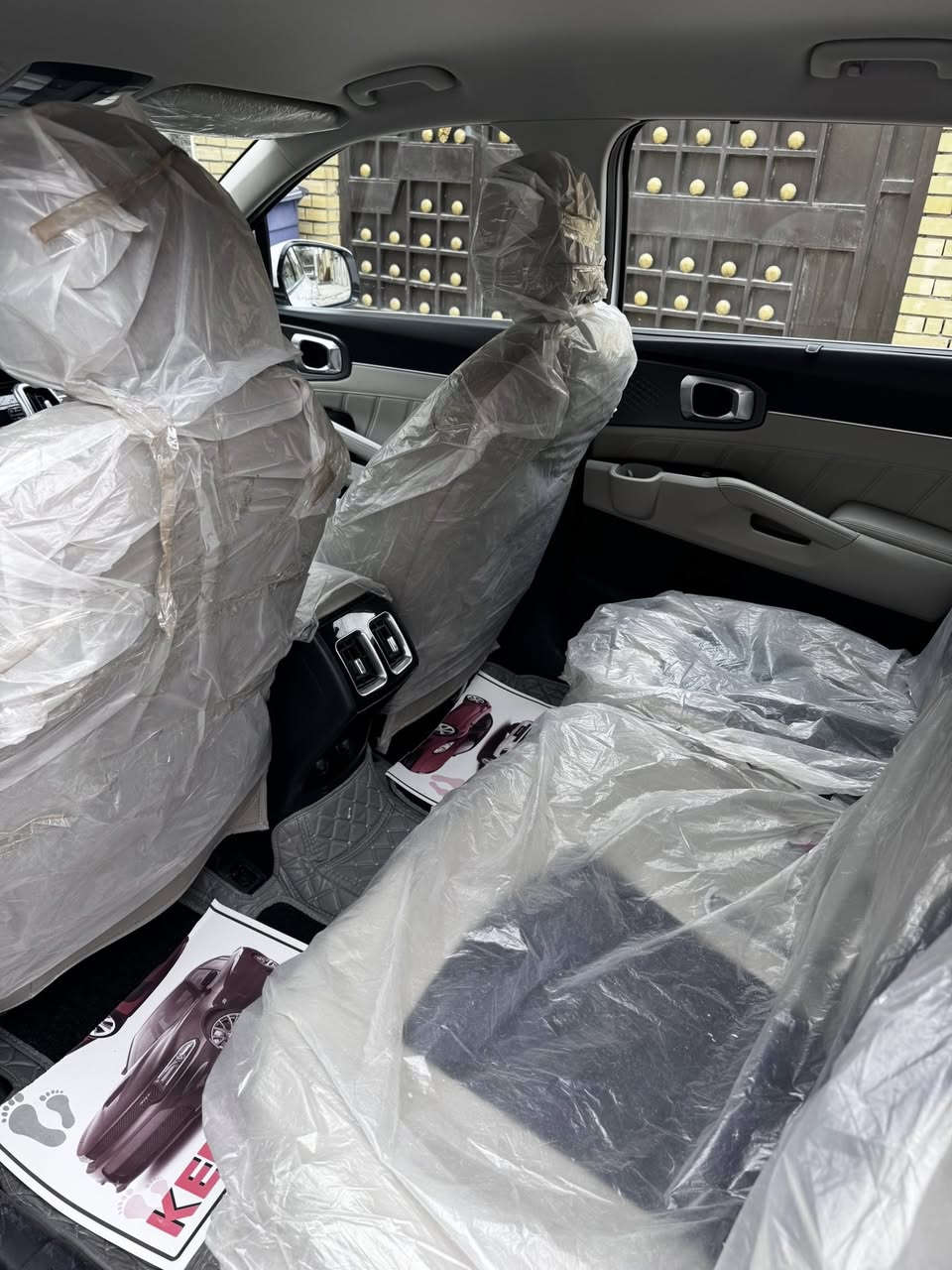 سورنتو 2023 خليجية ماشية 32km
كفالة السيارة مشروع وطني مكفول كفاله عامه من صبغ وتبديل وفتح  جديدة بمعنى الكلمة
فول مواصفات 
بصمه تشغيل
بصمه ابواب
كشنات كهرباء 
محرك v6 
شاشه ايباد 
تبريد ثلاث قطع
سبعه راكب
شفتات ستيرن 
كير ماوس 
4انظمه قيادة 
سائد بريك بصمه 
توقف ذاتي 
جنطه شفط
مري شفط
إنارة داخليه متغيرة
بردات خليفه.
 إشارة ترحيب
شاحن 
4عدسات 
حساس امامي
حساس خلفي
 مكان السيارة بغداد
السعر 293وبي مجال
للاستفسار ***********
