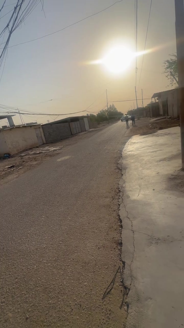 السلام عليكم بيت مساحه 175متر تفاصيله كله موضح سعرهه63وبيه مجال لأشراي مو تسولف ونته ماتشتري رحمه ع امك مكان البيت تقاطع النهروان قريه الامام الصادق مقابيل مدرسه نور الإكمال الأهليه تفاصيل اكثر اتصل ع الرقم ***********
