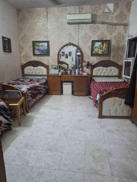 دار للبيع
في حي العامل دور النفط مربع الفريق حاتم  خلف التعاون هايبر ماركت

المساحة الكلية 139م

الواجهة من الأمام 6.5 و من الخلف5.5 نزال 25

السعر مناسب للأستفسار وعرض العقارات الاتصال على الرقم (***********)
