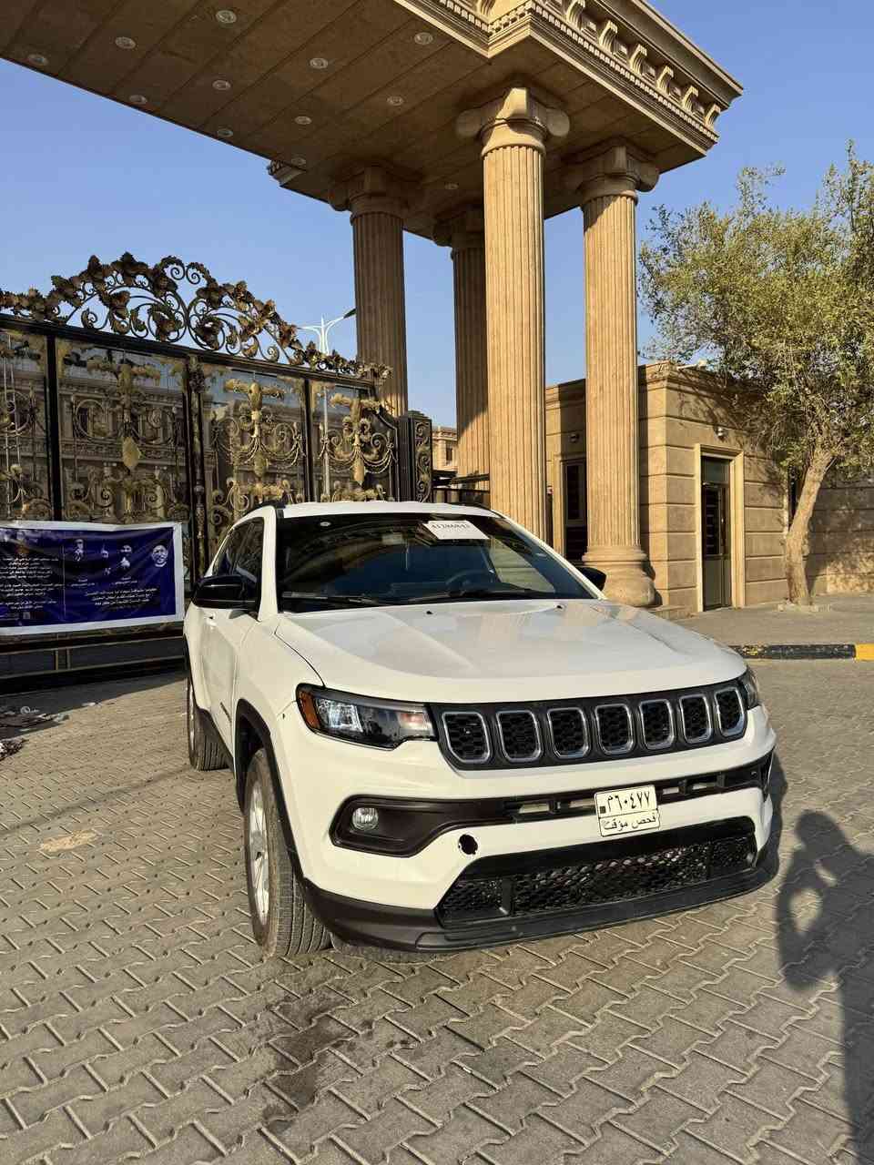 للبيع: جيب كومباس 2024 - بحالة ممتازة
جيب كومباس 2024 ضربه موضحه بلصور رقم فحص مؤقت مكان بصره - الطوبه والنخيله سعر 155 للاستفسار واتساب فقط
***********
المواصفات:
Jeep Compass 2024 :الموديل •
• النوع: SUV / جيب
• المحرك: 2.0L تيربو - 4 سلندر
• القير: أوتوماتيك 8 سرعات
• الدفع: رباعي AWD
• اللون الخارجي: [ابيض]
• اللون الداخلي: اسود
• المالك: مالك أول
المميزات:
• شاشة وسطية 10.1 إنش
• كاميرا خلفية
• حساسات أمامية وخلفية
• تشغيل عن بُعد
• نظام ملاحة
Apple CarPlay + Android Auto + بلوتوث •
• مكيف مزدوج
• مقاعد جلد (مدفأة)
• نظام توفير الوقود
• جميع الصيانات محدثة
• السيارة لا تحتاج لأي مصاريف
