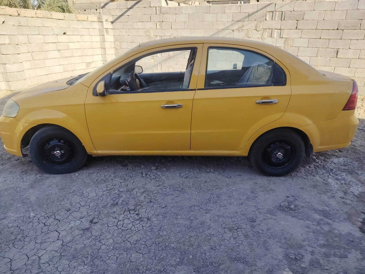 افيو موديل ٩ خليجي مسكر محرك وكير حاويه شرط وظمان حداديه تخم تاير صبغه فرن ماذب عليهه ربع دينار كبل للشارع ترايك وين ماتريد السعر ٤٧ ورقه مكان السياره الكرامه الصفران *********** هاذه رقمي الاستفسار
