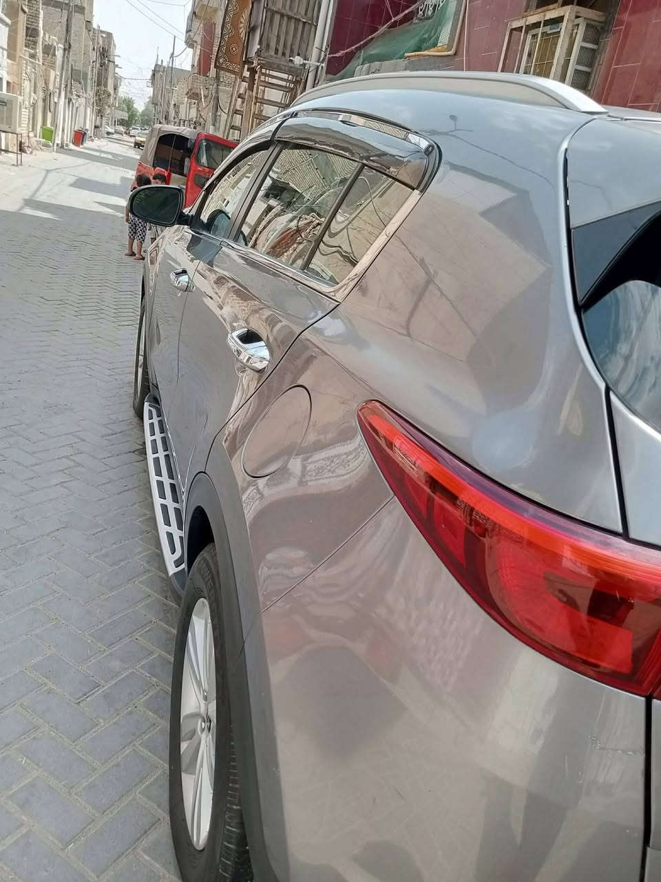 سلام عليكم كيه سبورتج البيع 2017 امريكي السياره مواصفات نص فول السياره مكفوله من كير ومكينه وحادثه مثل ما موضح بل صوره ماشيه 56 والسياره اليبل واحد بيهه صبغ بس بل جاملغ والباب مال السايق توحيد الون السعر 152 مكاني بغداد مدينة الصدر ***********
