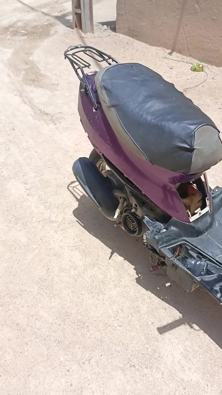 السلام عليكم دراجه تسعه لبيع مكينه ناعمه شرط شلعه ومعدل هندر واحد تشتغل نقصه تاير وراء ممبنجر وما فارغ اسوي سعر 100 قفل من لخير لا تعبني ولا تعبك مكان لبصره زبير رقم ***********
