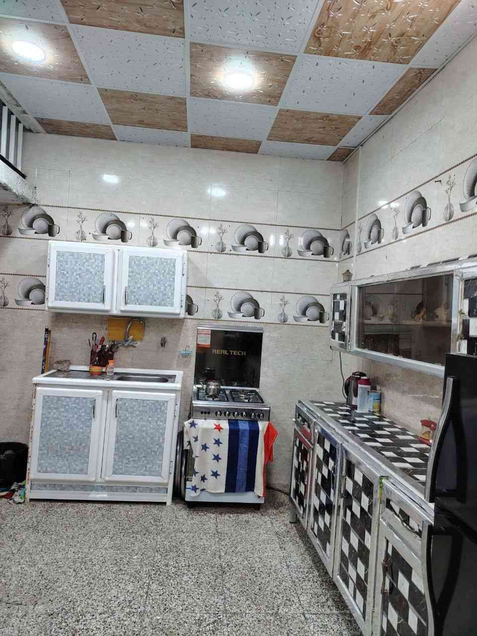 بيت للبيع المساحه 100 متر طابو زراعي سند 25 مرقم بلديه
أساس وسقف صب کونكربت بنیان بلوك 
البناء جديد ونضيف كاشي وسيراميك كل البيت 
يحتوي غرفة وصاله ومطبخ وصحيات داخليه وخارجيه وطارمه جبيره
العنوان شارع المطار القديم مجاور أسواق الأمير
متوفر كافه الخدمات كلشي قريب ع بيت
من صيدليه/ حلاق /صالون /سوبر ماركت/ مجمع كلشي بالف /مخبز /مضمد/ دواجن وسمك
السعر المطلوب 24 مليون وبي مجال
واتساب.. ***********
