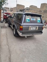 سياره تيوته سورف ستيشن موديل 93محرك بطه ثنين ونص للبيع رقم 07801414796