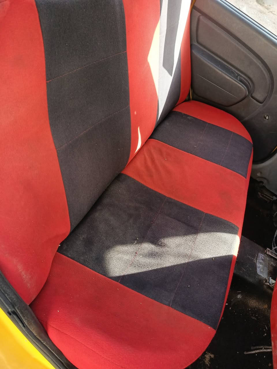 وينهم عشاق الرخيص جايبلك سيارة رينو لوكان شغالة وكاملة وجاهزة لاتعبك والاتصرف عليها تنكر سويج وترايك بيها محافظات 2010 رقم بغداد الماني ب14 ورقة وبيها مجال للناس الي تريد تشتغل بيها وتعيش أهلها وتاكل خبزة حلال صناعة فرنسي غرامات مصفرة حتة مستمسكات صاحبها عدي دشبول نفخ حديث كير ومحرك جدد مكفولات لاتنقيص ولاتبخير محركها 1600 المرغوب متصرف بانزين كهربائيات كلها شغالة وكشرتها كدامك احلة من الصور وعضمتها حلوة وقوية تفيدك بالشغل دوشمة بعدها جديدة صدر امامي وخلفي صار اسبوع شادلها جديد حدادية جاهزة تخم تاير وباتري جدد سيارة مناقصها شي تاخذها وكبل للشارع تشتغل بيها غرفتها من جوة نضيفة صاحبها ماندل ضايع عنوانة من عدي اسويلك بيها مكاتبة وطيك سنويتها عضم عاج اتكفلك بيها سرقة وعشائر وطلب وتجي تاخذها من باب بيتي واي مشكلة بيها اني حاضر وإذا دورت صاحبها وحصلتة بالعافية عليك يحولك ميطلب عليها ألف دينار مكاني بغداد الزعفرانية الشراي يخابر على الرقم ***********
