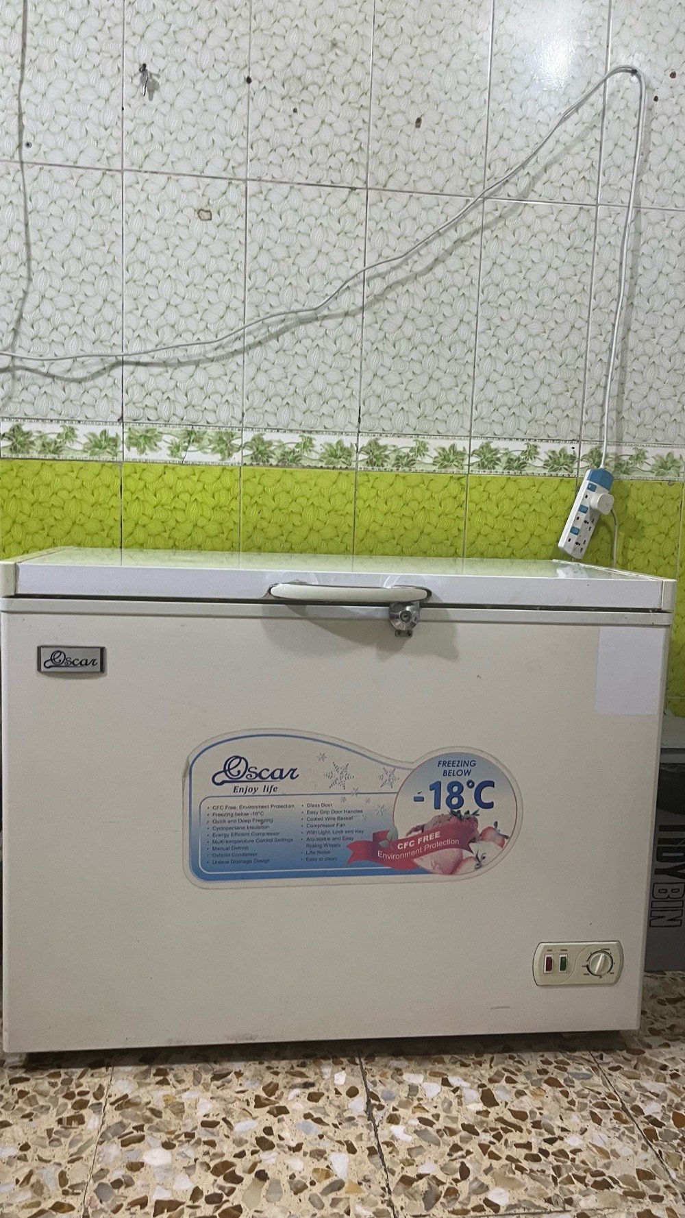 مجمدة نظيفة بيع مستعجل العنوان بغداد /شهداء البياع