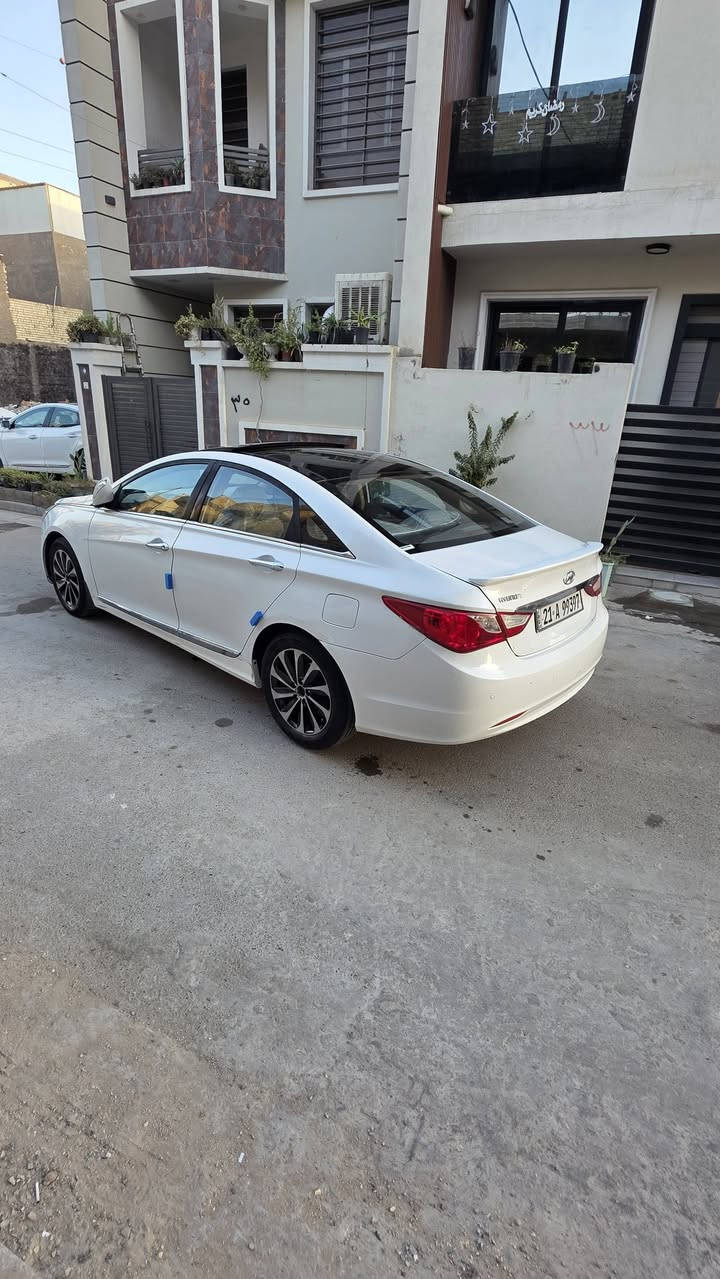 سلام عليكم
سوناتا ٢٠١١ خليجي محرك ٢٤٠٠ دوششش باسم كردي تحويل وكاله عادي  سنويه جديده 
صبغ باب خلف سكن ونص جاملغ فقط 
مواصفات كشنات كهرباء بانوراما تبريد قطعتين حساسات خلفيه مري شفط اشاير بلمري ويل كب كروم  لايت عدسه 
سياره جاهزه للاخير 
عارضها ١١٣ ومجال بسيط كلش 
مكاني بغداد الكرخ 
***********
