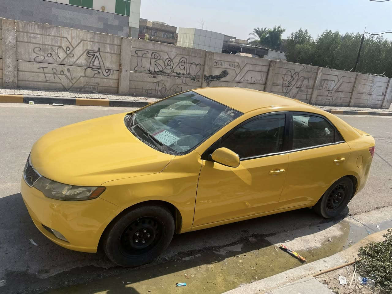 السلام عليكم
فورتي2012 (كير عادي) 6 نمر ضربتها جاملغ وبنيد. 
كاملة ما ناقصها شي بس المشط تعبان 
عارضها ب70$
للتواصل ***********
