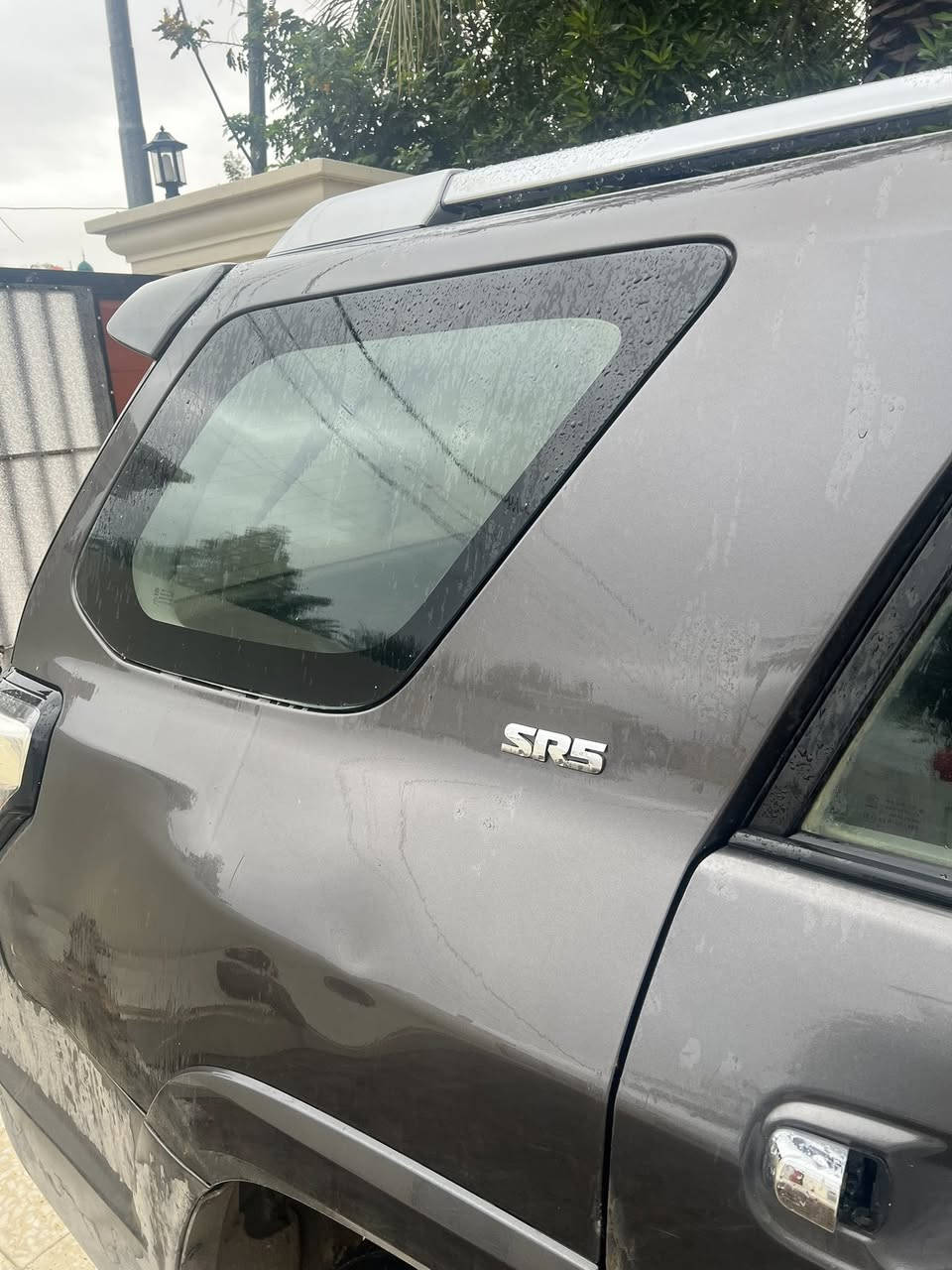 السلام عليكم للبيع فورنر مديل 2012 مواصفات SR5 السيارة خير من الله على ايدي مال جناي تخم تاير جديد حدادية جديد ضررها صفحه السايق بدون دواخل مكينه وكير كفاله لمعرفه السعر والتفاصيل الاتصال على ***********
