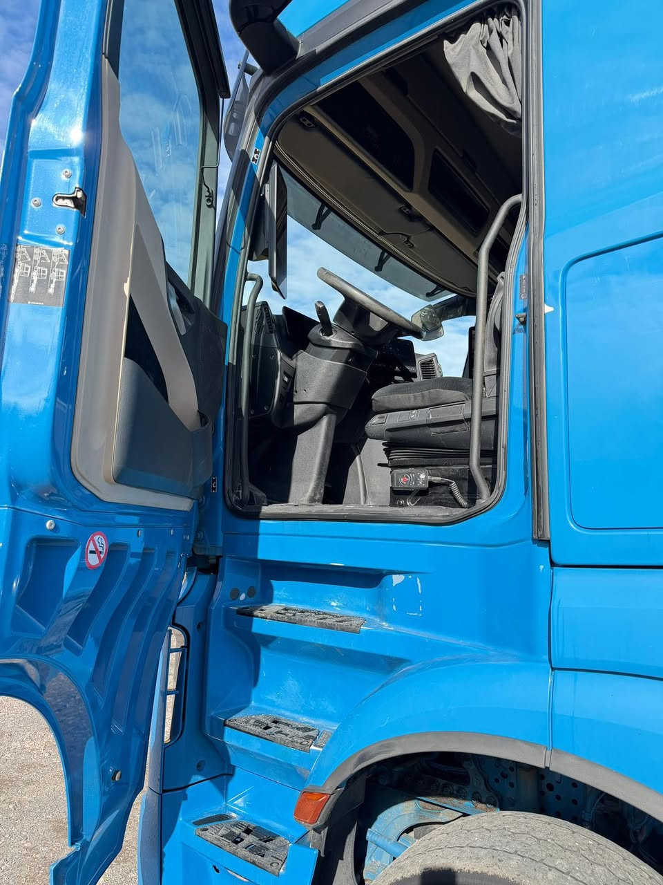 نوع :واحش
موديل:2020✅   
حجم:3553✅
لون :أزرك✅ 
دوخول جدید
فول فول موصفات  
گير: توماتیک
سعر:600$ بيهامجال
العنوان: معرض السيد عنوان أربيل كلك عل شارع العام 
*********** فهد عبدالغني
*********** فهد عبدالغني 

رجاءً يرجى عدم الاتصال بعد الساعة العاشرة ليلاً 🕙
