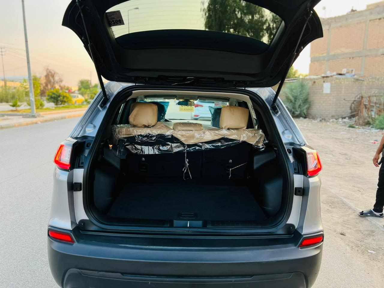 جيب بزون 2019 فول عده الفتحه محرك 2400 ماشيه 120 الف

 حقيقي  هزه جديد  ارقام انكليزي ب اسمي سياره كارتون مال جناي 

حداديه تخم تاير كير مكينه كفاله مكان السياره ناصريه السعر 

المطلوب 130$

***********
