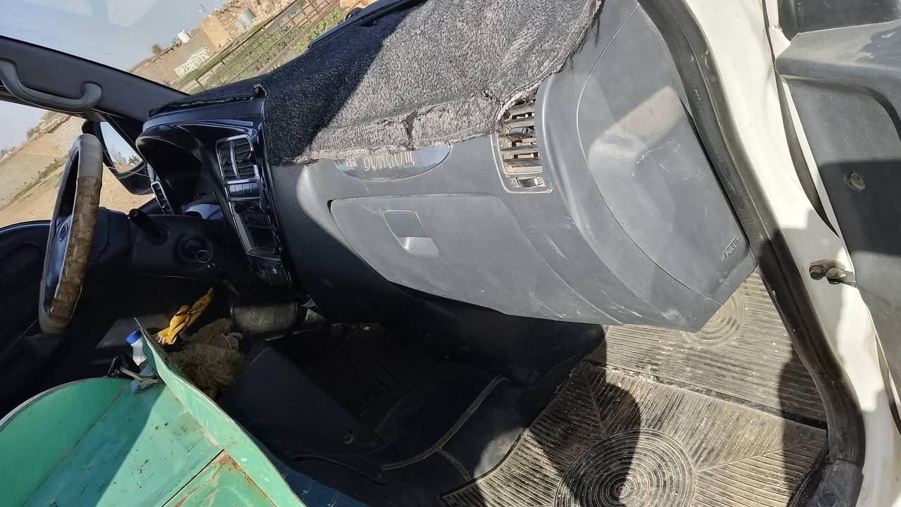 سلام عليكم سياره للبيع 2008نضيفه محرم گير شاصي گله نضيف سنويه بسامينا حلوه تخم تاير رقم راعيه ***********
