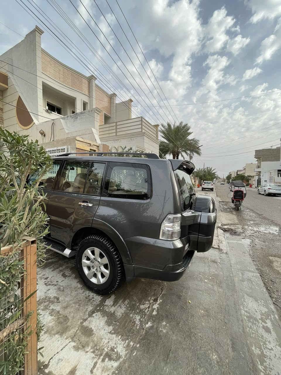 باجيرو 2018 نص فول استيراد الملا مكينة 3500 المرغوب فتحة كشنات مخمل 7 راكب بدون صبغ فقط بارد بالجاملغ الأمامي الأيسر ماشيه 200 الف شلعه معدل وحداديه 80 بالمية رقم سليمانية تواصل واتساب فقط ***********
