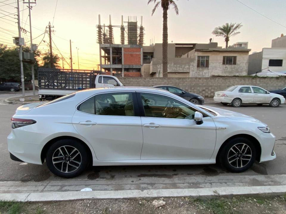 كامري موديل ٢٠٢٤ هايبرد ( عبد الطيف ) ماشيه ٣٩ المكان بغداد حي الخضراء السعر٢٣٢٠٠ الف  التيلفون ***********
