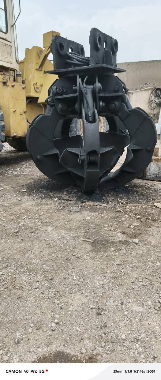 كماشه حديد للبيع    سعر مناسب جدا    العنوان الموصل   كورك واتساب *********** زين ***********
