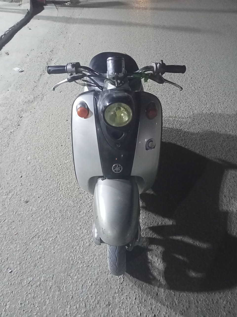 للبيع دراجه عبد الحليم كلاسك دراجه مال حاوية مكينة مامفتوح وكلة شغال اشاير لايت هورن عداد سرعة عداد بانزين كلة شغال اي نقص مابيهة فول نضافة كفر بلاد كلة بلاد تجي تفحص وتقتنع شرط الجديد السعر 300 ماخذيعة بمليون و200 بس اليشتري مومثل اليبيع  مكاني كربلاء حي الغدير يم الصورة للتصال *********** موجود خاص
