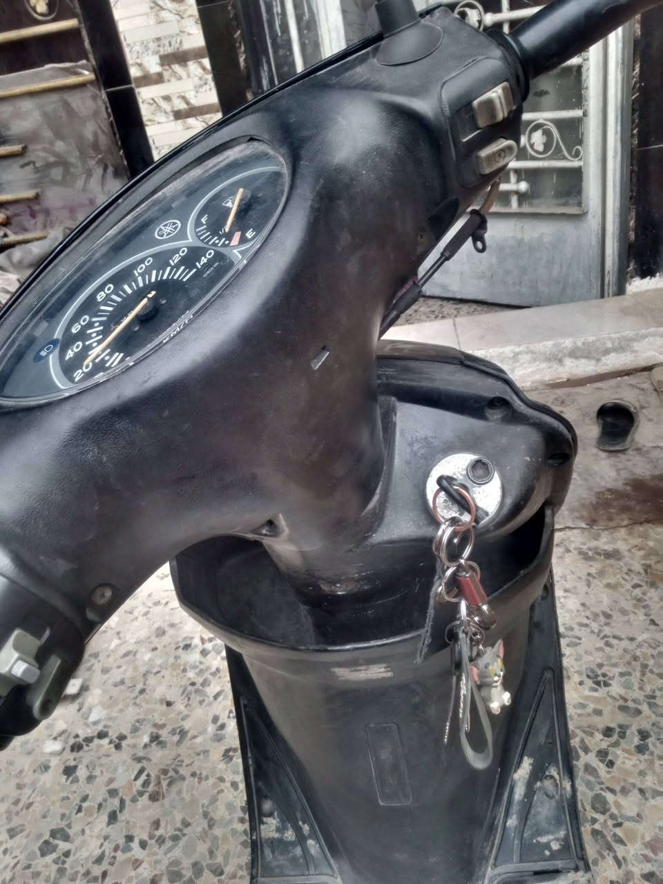 دراجه بريز للبيع كابريتر دراجه خير من الله كفاله نضيفه بيهة شوي نقوصات
مكينه نضيفه ناعمه 
كفرات بلاديه غراضها بلادية حلوة 
يرادلهة تنضيف كابريتر وحوض مال بانزين لان يتوسخ من بانزين الشارع وفلتر شوته 
اوراقها نكره وحده بس خربطه بالمعدل بسبب الذكرتهن 
سعر 500 ومجالها حك الجيه مكان البلديات 
مكلف بالنشر تواصلو على هذا الرقم 
***********
واتساب فقط
