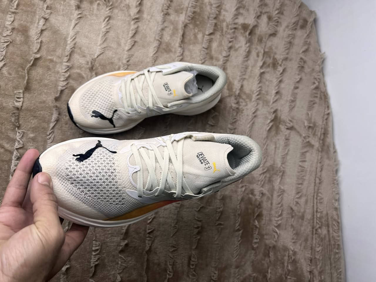 Puma nitro 3 
size  44.5(28.5cm) لون ابيض موديل 2024
قطعه اصليه نظافه 95%قطعه فوم عجينه  بي درع كاربون فايبر، وزن خفيف جم او كشخه السعر 40 الف دينار قفل بدون تعامل وبالعافيه علياخده يوجد توصيل للتواصل خاص


**إذا كنت صاحب هذا الإعلان وتريد حذفه لأي سبب، رجاءا أرسل رسالة إلى الدعم الفني**