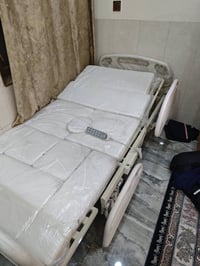 سرير طبي • فول تحكمات • ريموت