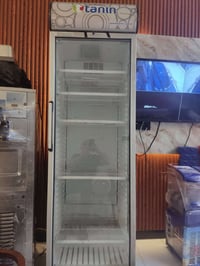 عارضه للبيع سعر ٣٠٠ نضيفه جدا في بغداد ٠٧٧٢١٠٩٨٣٨٥