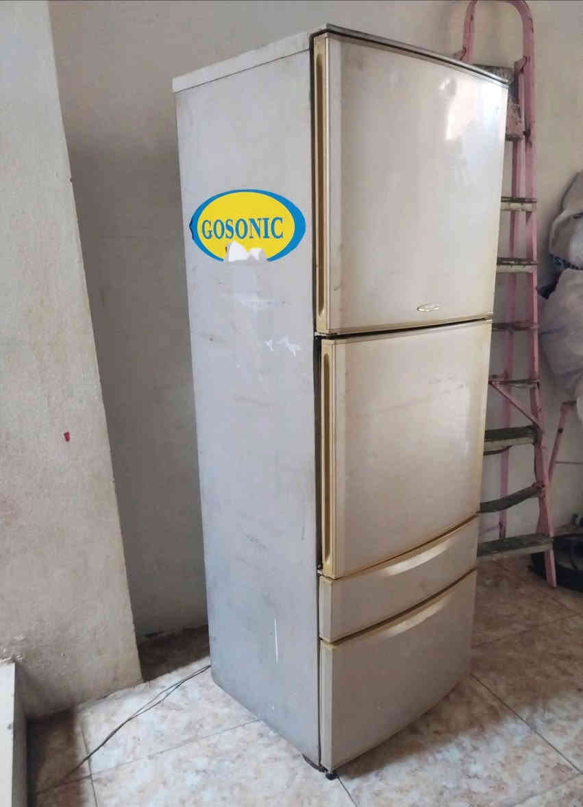 ثلاجة نضيفة وشغالة كدام العين السعر 150 المكان قرب سوق النبي يونس
***********
***********
