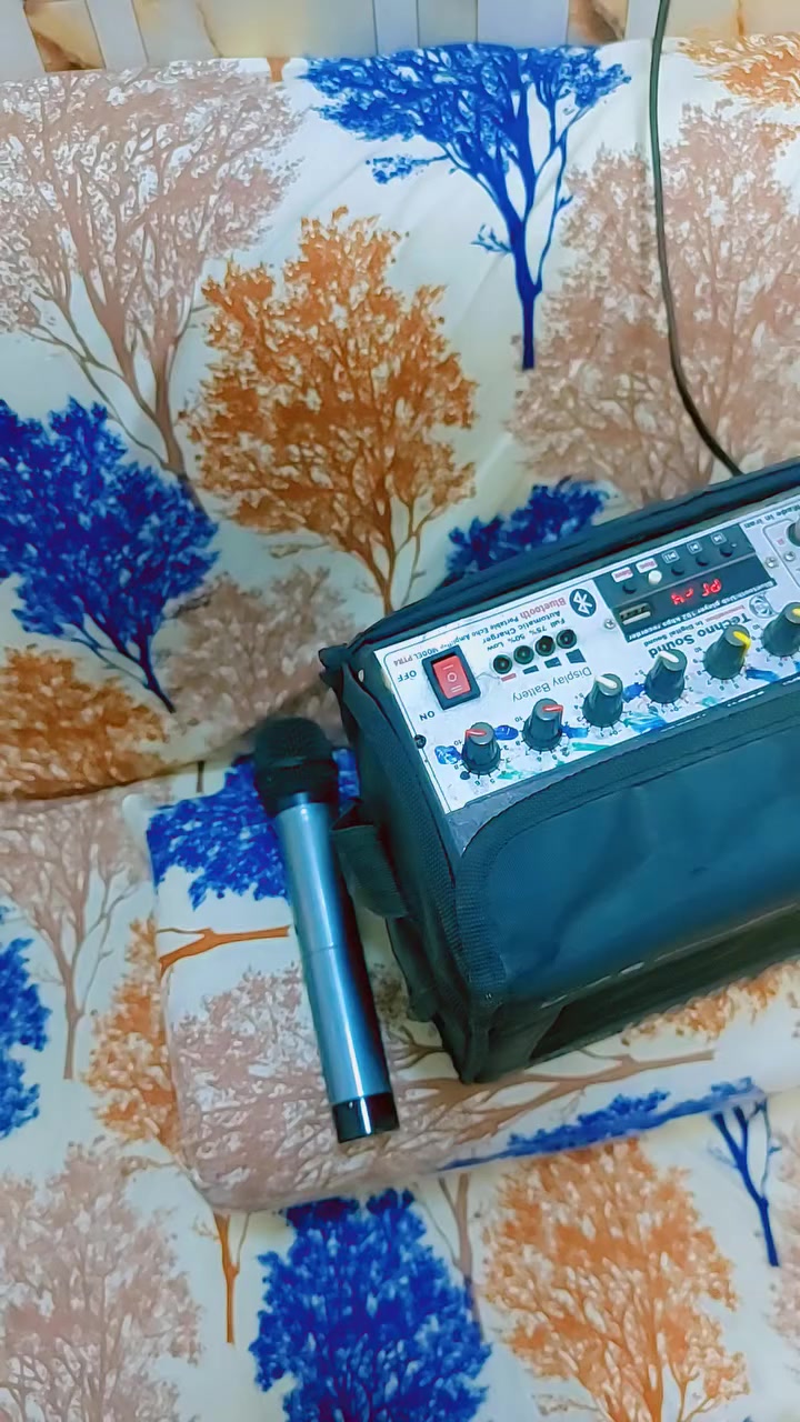 جهاز نظيف جدا للبيع باب أول اصلي يشتغل بلاتوت تسجيل كامل مابيه نقص على الفحص شرط للإستفسار الاتصال على الرقم ***********٠
