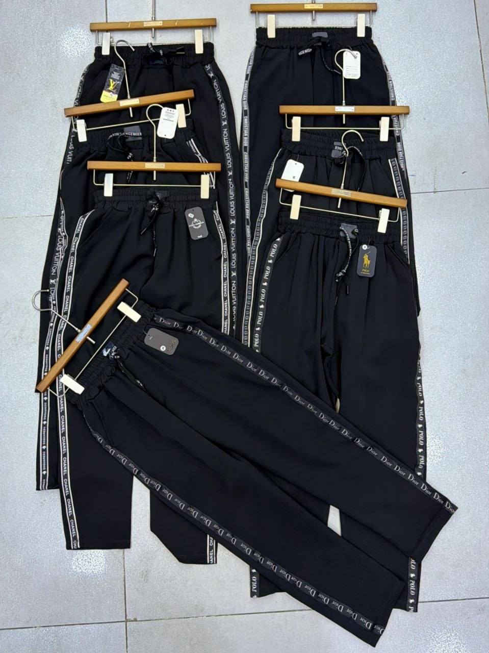 بجايم رجالي شريط خامه وقالب فول
قياس  m -2XL

السيري 4 قطع 

الدرزن 12 قطعه ب90 الف


**إذا كنت صاحب هذا الإعلان وتريد حذفه لأي سبب، رجاءا أرسل رسالة إلى الدعم الفني**