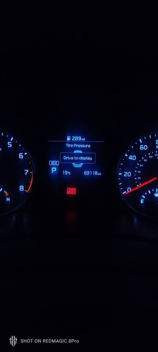 السلام عليكم
سبورتج مديل 2020 للبيع مواصفاته عاديه بس دفع رباعي السياره وارد امريكي داخله كلين تايتل كفاله من الصبغ بيه فقط بمكانين تكحيل و بيه بارد بل صندوق فقط 
السعر 180 بيه مجال بسيط
***********
