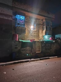 🏡 بيت طابقين للبيع – دور الشرطة / شارع القائد 📍 موقع مميز جداً: ركن بف...